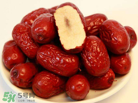紅棗發(fā)白可以吃嗎？紅棗表面發(fā)白是發(fā)霉嗎？