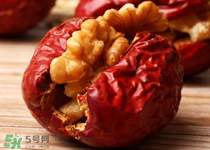 紅棗夾核桃有什么寓意？紅棗夾核桃的寓意