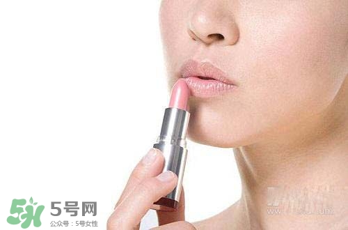 口紅過敏是怎樣的？口紅過敏怎么辦？