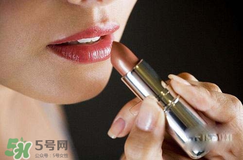 口紅過敏是怎樣的？口紅過敏怎么辦？