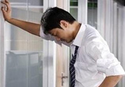 男性尿痛出血怎么回事？男性尿痛是怎么引起的