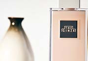 the ginza化妝水粉色和藍色哪個好？the ginza化妝水粉色藍色區(qū)別