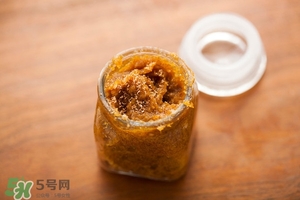 唇部磨砂膏多久用一次？唇部磨砂膏可以天天用嗎？