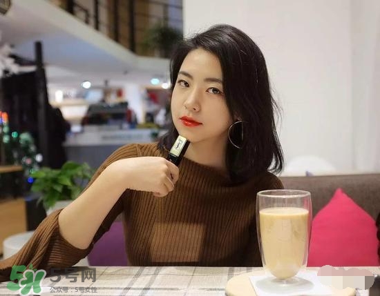 啞光和水潤(rùn)哪個(gè)好？啞光口紅和水潤(rùn)口紅區(qū)別