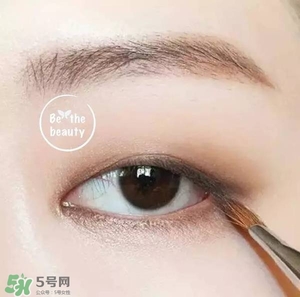 啞光眼影怎么畫？啞光眼影畫法步驟圖解