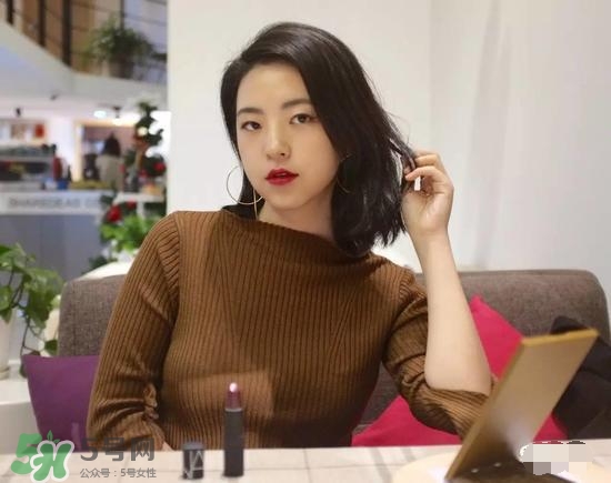 啞光和水潤(rùn)哪個(gè)好？啞光口紅和水潤(rùn)口紅區(qū)別