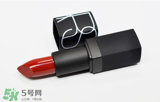 霧面口紅干嗎？霧面口紅太干怎么辦？