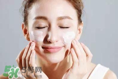 卸妝油悶痘怎么辦？卸妝油悶痘怎么補(bǔ)救？