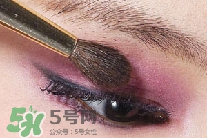 紫色腮紅適合什么口紅？紫色腮紅口紅搭配