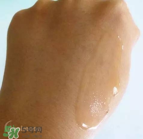 蘭蔻大眼精華和雅詩蘭黛小棕瓶哪個好？蘭蔻大眼精華和小棕瓶對比