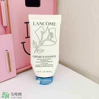 蘭蔻洗面奶粉色和藍(lán)色哪個(gè)好？蘭蔻洗面奶粉色藍(lán)色區(qū)別