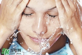 卸妝水和卸妝油的區(qū)別？卸妝水和卸妝油有什么不一樣？