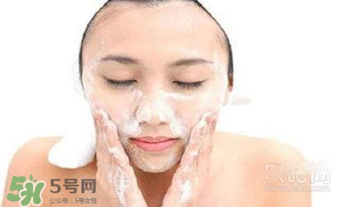 毛孔堵塞用什么洗面奶？毛孔堵塞用洗面奶注意事項