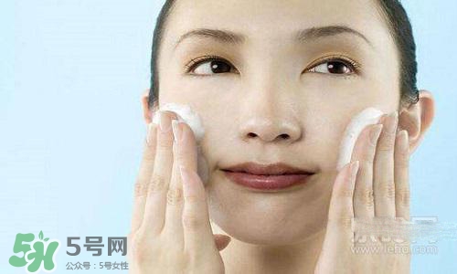 毛孔堵塞用什么洗面奶？毛孔堵塞用洗面奶注意事項