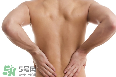 骨質(zhì)疏松會出現(xiàn)背痛嗎？骨質(zhì)疏松會引起后背疼嗎？
