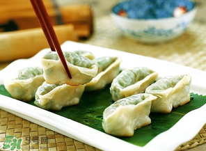 薺菜包餃子必須焯水嗎？薺菜包餃子要焯水嗎？