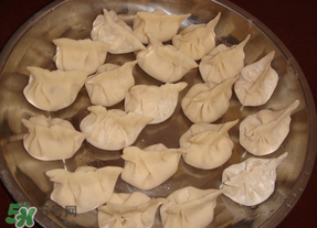 薺菜素餃子怎么做？薺菜素餡餃子怎么做好吃？