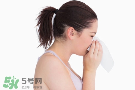 打噴嚏有異味是怎么回事？打噴嚏有臭味怎么辦？