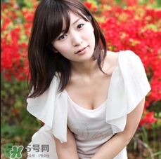 精華乳要洗掉嗎？精華乳要不要洗？