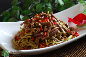 蕨菜苦能吃嗎？蕨菜苦的吃了會(huì)中毒嗎？