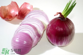 洋蔥中間黃了可以吃嗎？洋蔥里面發(fā)黃能吃嗎？