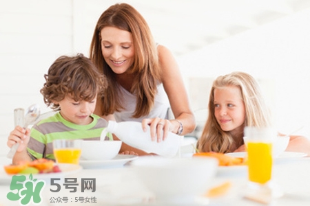 水痘期間不能吃什么？得水痘不能吃什么食物？