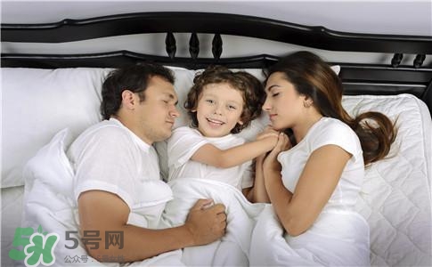 愛愛被孩子撞見怎么辦？愛愛被看到了怎么辦