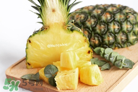 口腔潰瘍能吃菠蘿嗎？吃菠蘿會(huì)導(dǎo)致口腔潰瘍嗎？
