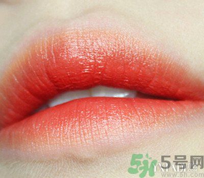 咬唇妝用什么口紅好？咬唇妝適合哪種嘴唇？
