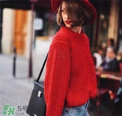 紅色衣服配什么顏色褲子？紅色衣服配什么褲子好看？