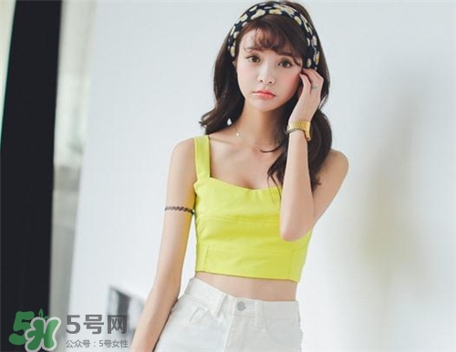 熒光色衣服怎么搭配？熒光色衣服怎么搭配好看？