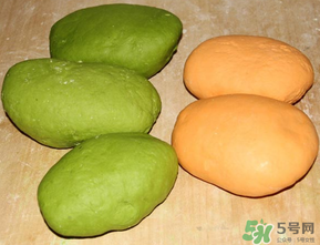 菠菜汁和面怎樣做更綠？怎么樣菠菜汁和面更綠？