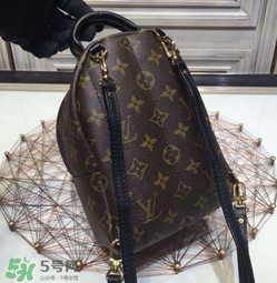 lv雙肩包怎么看真假？lv雙肩包真假辨別
