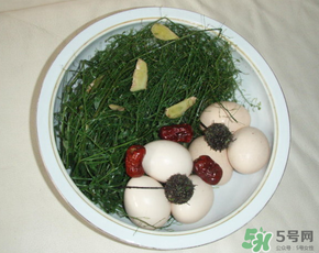 地菜煮雞蛋會(huì)中毒嗎？地菜煮雞蛋吃死人是真的嗎？