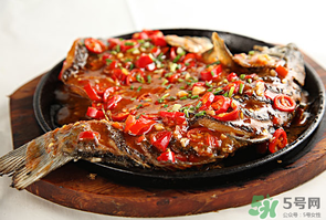 薺菜和鯽魚能一起吃嗎？薺菜和鯽魚一起吃會(huì)流產(chǎn)嗎？