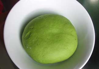 菠菜汁和面菠菜還焯嗎？菠菜汁和面需要焯水嗎？