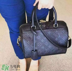 lv枕頭包正品多少錢？lv枕頭包專柜價格