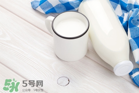 過敏性鼻炎可以喝牛奶嗎？鼻炎患者可以喝牛奶嗎？