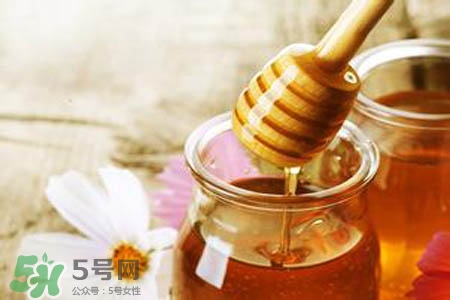 過敏性鼻炎可以吃蜂蜜嗎？過敏性鼻炎能不能吃蜂蜜？