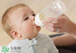 剛出生嬰兒面黃怎么辦？寶寶的臉黃怎么辦