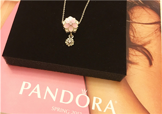 潘多拉2017新品桃花項(xiàng)鏈多少錢(qián)？pandora新品桃花項(xiàng)鏈專柜價(jià)格