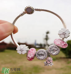 潘多拉桃花系列手鏈怎么看真假？pandora新品桃花手鏈真假辨別