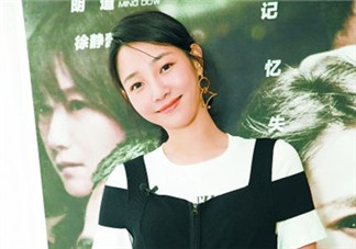 白百合黃色外套是什么牌子？白百合黃色外套是哪個(gè)品牌？