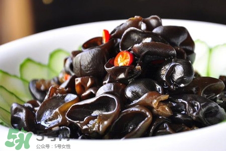 痛風(fēng)可以吃黑木耳嗎？患有痛風(fēng)能吃黑木耳嗎？