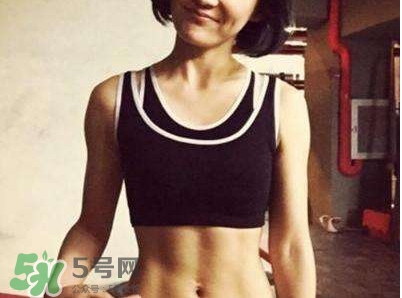 女生馬甲線怎么練？馬甲線多久能練出來