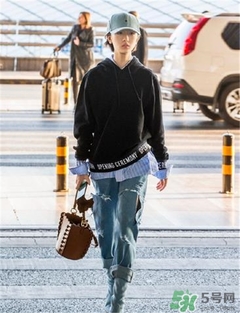miumiu水桶包怎么搭配？miumiu水桶包怎么搭配好看？