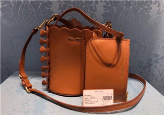 miumiu水桶包怎么搭配？miumiu水桶包怎么搭配好看？