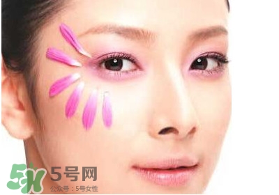 臉上長脂肪粒怎么辦？臉上長脂肪粒怎么去除