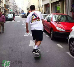palace衣服貴嗎？palace衣服一般多少錢？