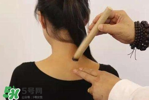頸椎疼艾灸哪里？艾灸頸椎視頻教程